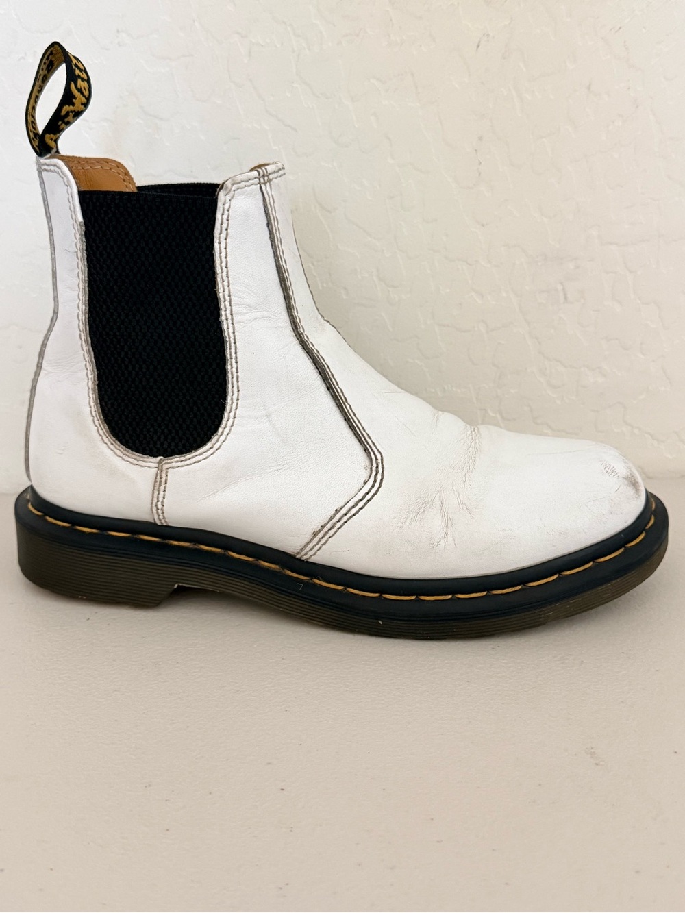 Dr. Martens 2976 Yellow Stitch Smooth Leather Chelsea Boots in White EU38 US L7